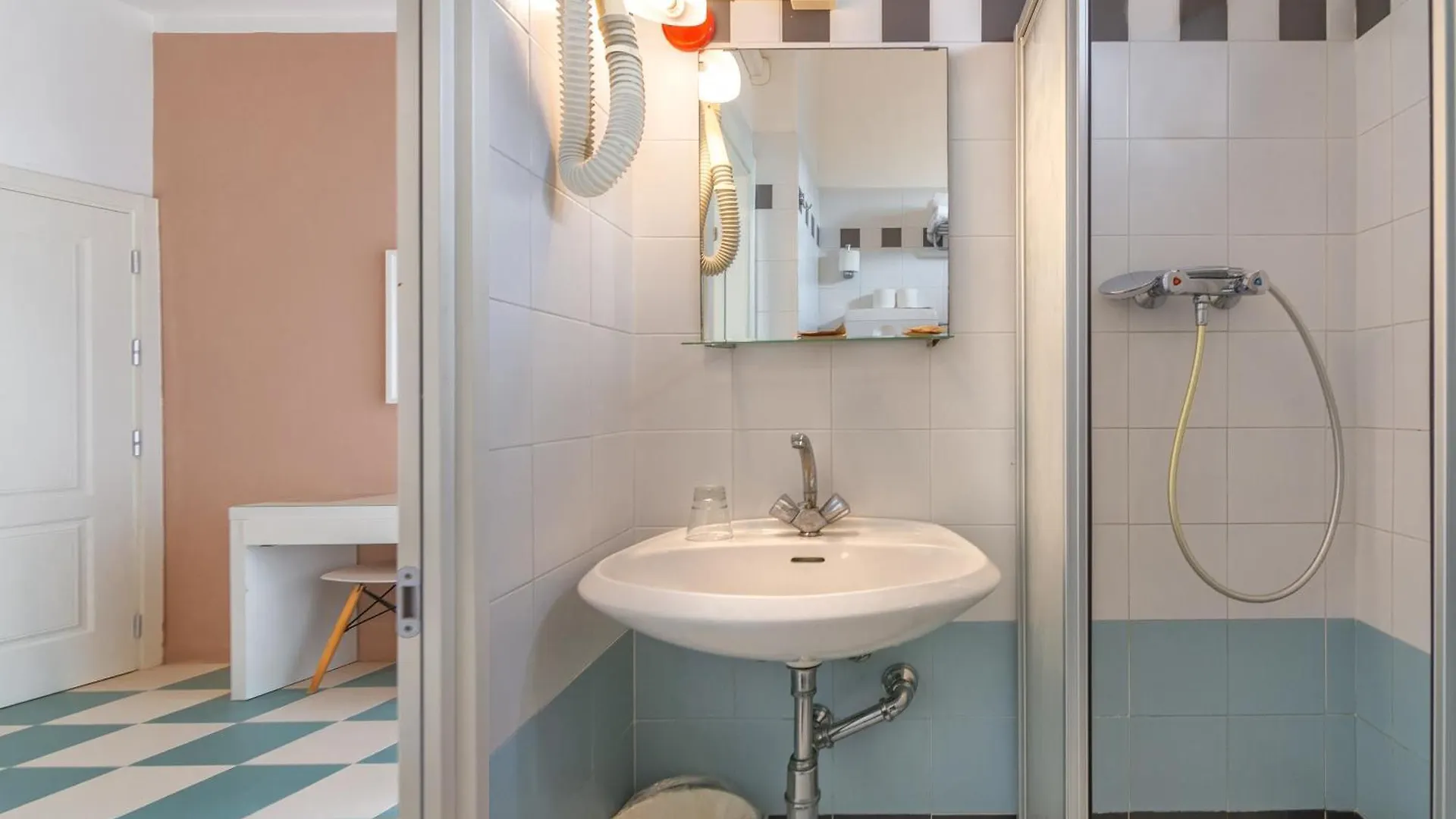 Hotel Happy Marina di Pietrasanta 3*,