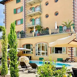 La Pigna Marina di Pietrasanta