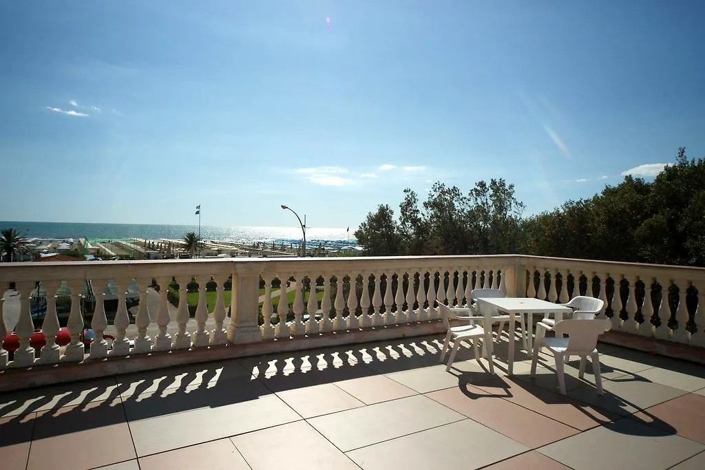 Hotel Happy Marina di Pietrasanta Italy