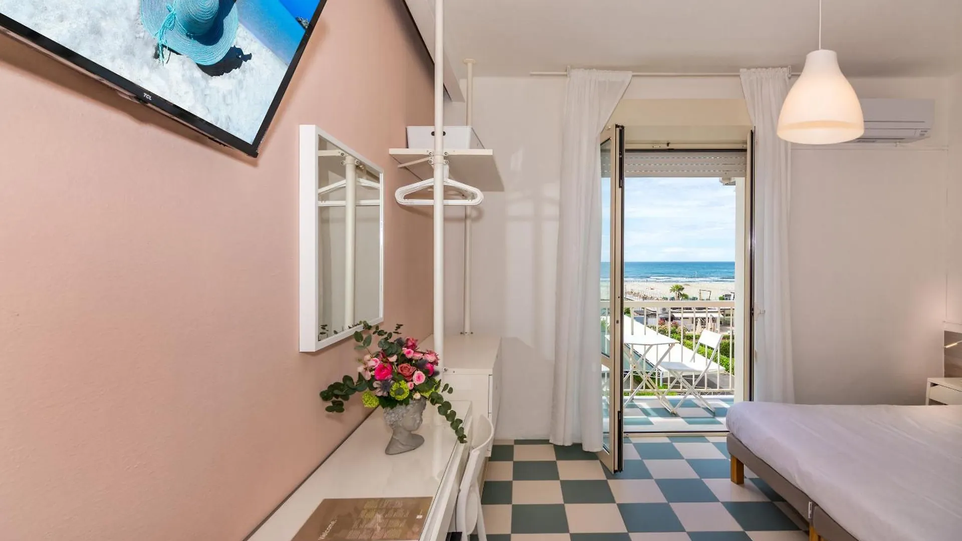Hotel Happy Marina di Pietrasanta 3*,