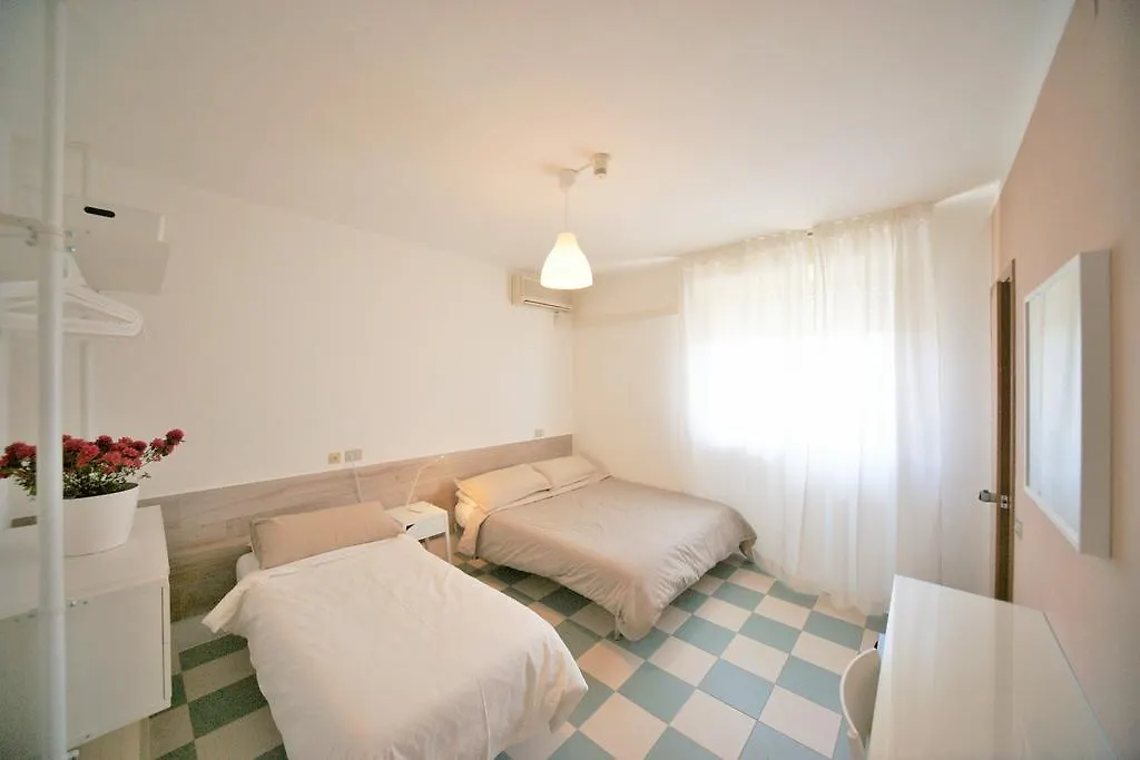 Hotel Happy Marina di Pietrasanta 3*,